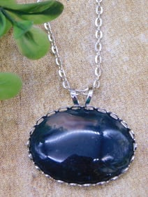 MOSS PLUME PENDANT ON CHAIN NECKLACE ROCK STONE LAPIDARY SPECIMEN