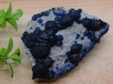 BLUEBERRY QUARTZ ROCK STONE LAPIDARY SPECIMEN