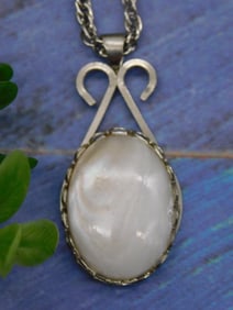 GENUINE STONE PENDANT ON CHAIN NECKLACE
