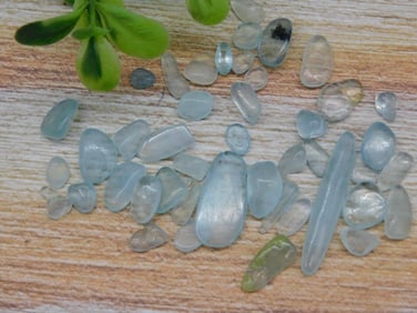 AQUAMARINE ROCK STONE LAPIDARY SPECIMEN