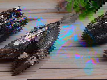 TITANIUM AMETHYST ROCK STONE LAPIDARY SPECIMEN