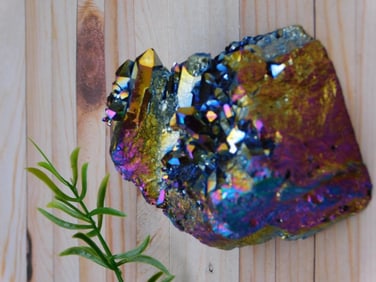 TITANIUM AMETHYST ROCK STONE LAPIDARY SPECIMEN