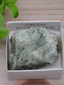 GREEN TOURMALINE ROCK STONE LAPIDARY SPECIMEN