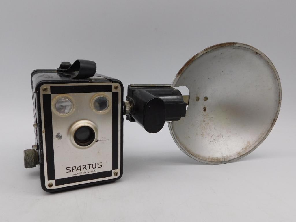 Spartus Box Camera with Flash Attachment (1 of 5)