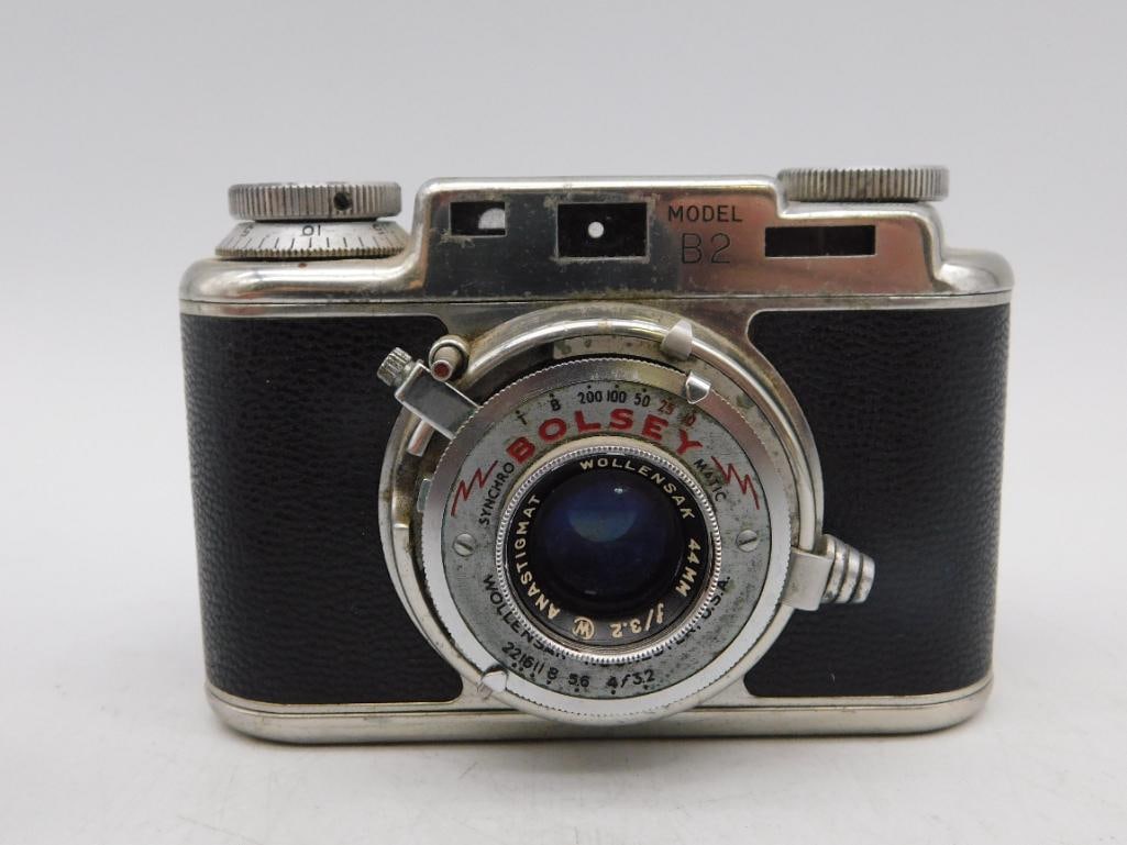 Bolsey Model B2 35mm Rangefinder Camera with Lens (1 of 3)