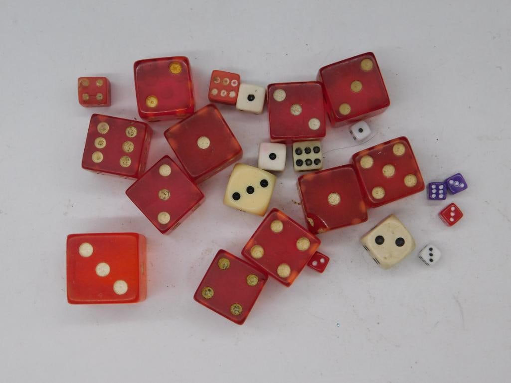 PLAYING DICE VINTAGE ANTIQUE: WELCOME TO HATMAN AUCTIONS! SPECIAL NOTICE: Please see photos for measurements and descriptions. ***Yes, we have in house shipping with MANY REPEAT CUSTOMERS because of our streamlined service. ****We