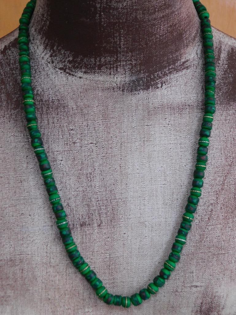 AFRICAN TRADE BEADS ROCK STONE LAPIDARY SPECIMEN: AFRICAN TRADE BEADS ROCK STONE LAPIDARY SPECIMEN