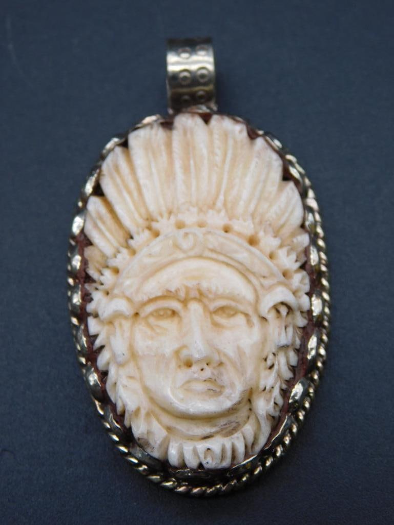 CARVED BONE CHIEF PENDANT VINTAGE ANTIQUE: CARVED BONE CHIEF PENDANT VINTAGE ANTIQUE