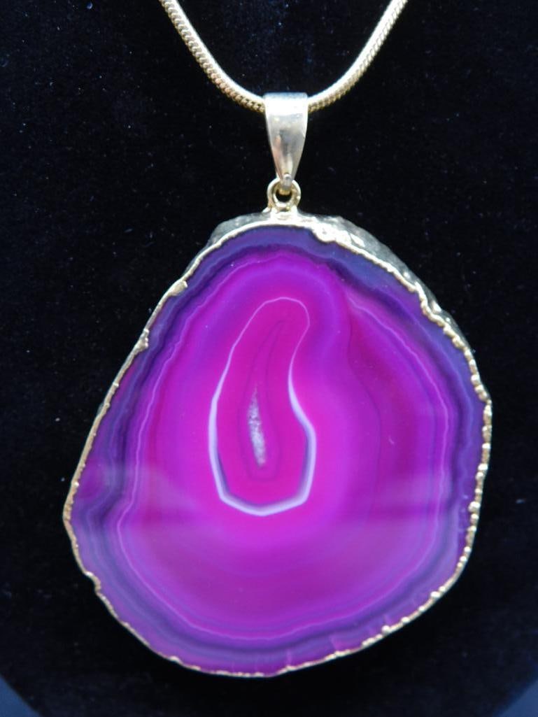 AGATE SLICE PENDANT ON CHAIN NECKLACE VINTAGE ANTIQUE: AGATE SLICE PENDANT ON CHAIN NECKLACE VINTAGE ANTIQUE