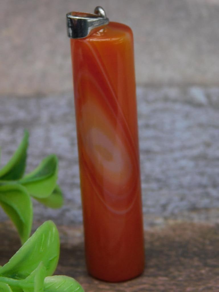 Agate Pendant Rock Stone Lapidary Specimen: Agate pendant for jewelry use. The item is part of Lot 708125 in the ?2025 Rock Auction.?