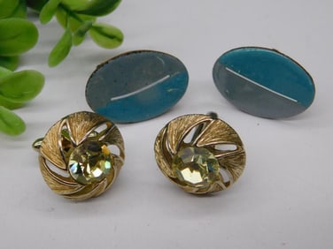 Set of Four Men?s Cufflinks with Gold-Tone Design