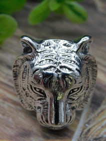 Metallic Tiger Head Ring with Intricate Design
