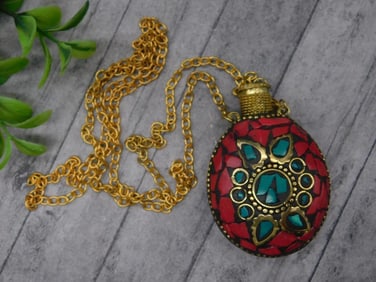 Malachite and Red Coral Snuff Bottle on Chain
