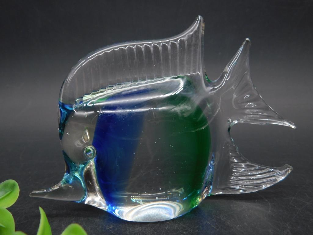 GLASS ANGELFISH PAPER WEIGHT VINTAGE ANTIQUE: GLASS ANGELFISH PAPER WEIGHT VINTAGE ANTIQUE