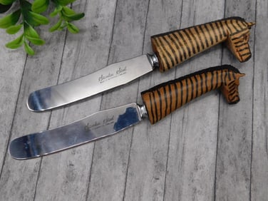 STAINLESS STEEL ENGLISH SPREADER KNIVES WITH ZEBRA HANDLES VINTAGE ANTIQUE