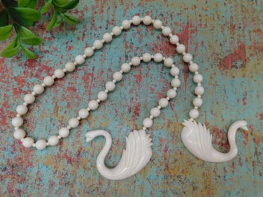 CARVED SWAN INTERLOCKING NECKLACE VINTAGE ANTIQUE
