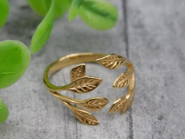 LEAF CLUSTER ADJUSTABLE RING