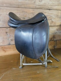 FREDY ROOSLI EQUESTRIAN SADDLE VINTAGE ANTIQUE
