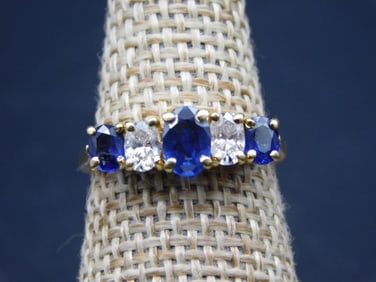 16K GOLD RING WITH DIAMONDS AND SAPPHIRE SIZE 6 VINTAGE ANTIQUE