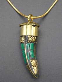 MALACHITE HORN PENDANT ON CHAIN NECKLACE VINTAGE ANTIQUE