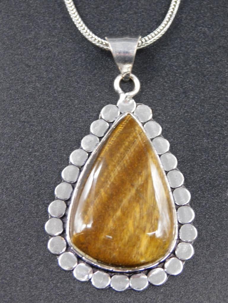 TIGER EYE PENDANT ON CHAIN NECKLACE VINTAGE ANTIQUE: TIGER EYE PENDANT ON CHAIN NECKLACE VINTAGE ANTIQUE