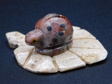 STONE LADYBUG ON LILY PAD ROCK STONE LAPIDARY SPECIMEN