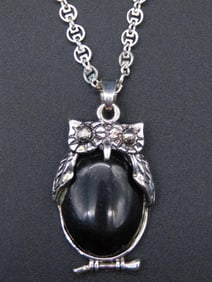 OWL PENDANT ON STERLING SILVER CHAIN NECKLACE VINTAGE ANTIQUE