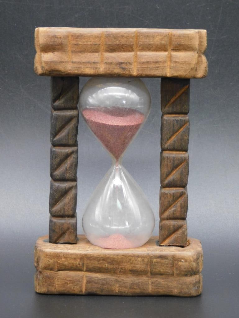 HOUR GLASS IN WOODEN FRAME VINTAGE ANTIQUE: HOUR GLASS IN WOODEN FRAME VINTAGE ANTIQUE