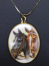 TWO HORSE PENDANT ON ADJUSTABLE CHAIN NECKLACE VINTAGE ANTIQUE