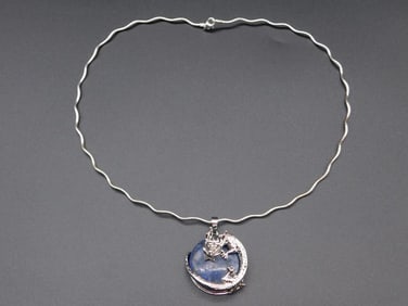LAPIS LAZULI DRAGON PENDANT ON STERLING SILVER ITALIAN CHAIN VINTAGE ANTIQUE