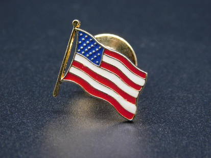 14KYG KITSINIAN ENAMELED FLAG LAPEL PIN VINTAGE ANTIQUE: 14KYG KITSINIAN ENAMELED FLAG LAPEL PIN VINTAGE ANTIQUE