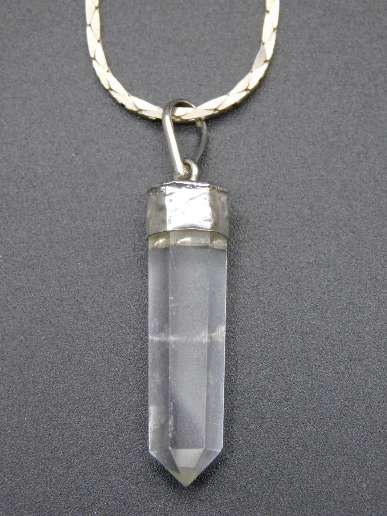 QUARTZ PENDANT ON STERLING SILVER CHAIN NECKLACE VINTAGE ANTIQUE: QUARTZ PENDANT ON STERLING SILVER CHAIN NECKLACE VINTAGE ANTIQUE