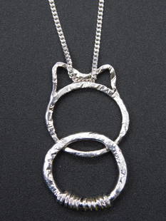 HAMMERED LINK PENDANT ON STERLING SILVER CHAIN NECKLACE VINTAGE ANTIQUE: HAMMERED LINK PENDANT ON STERLING SILVER CHAIN NECKLACE VINTAGE ANTIQUE