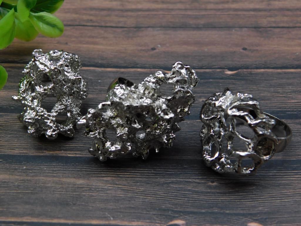 HAMMERED SILVER TONE RINGS VINTAGE ANTIQUE (1 of 3)