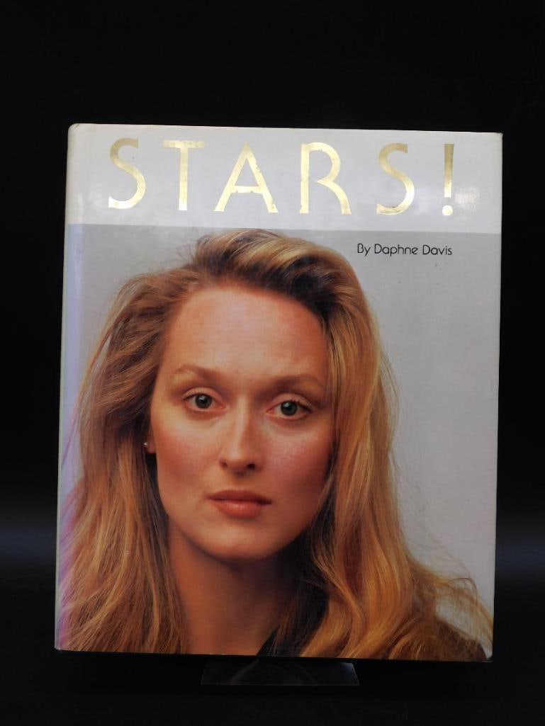 1983 STARS BOOK BY DAPHNE DAVIS: 1983 STARS BOOK BY DAPHNE DAVIS