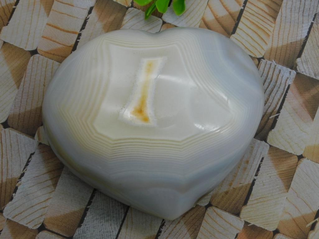 AGATE HEART ROCK STONE LAPIDARY SPECIMEN: AGATE HEART ROCK STONE LAPIDARY SPECIMEN