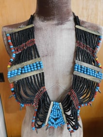 AFRICAN TRADE BEADS ROCK STONE LAPIDARY SPECIMEN