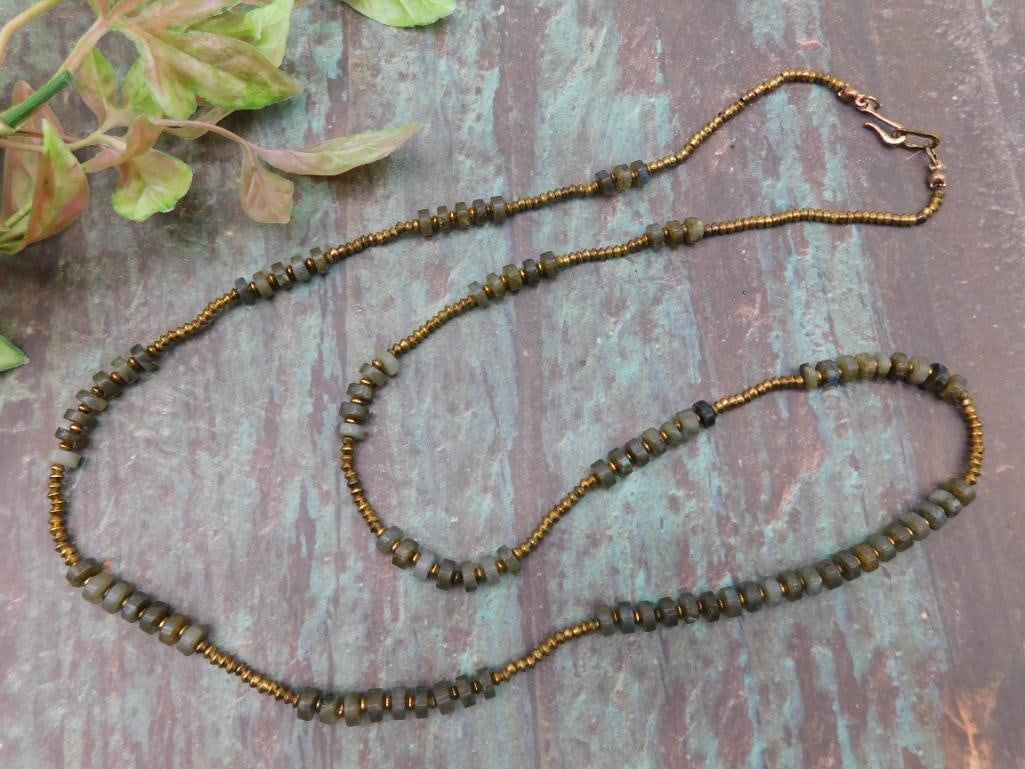 Beaded Necklace with Green and Gold Tones: Beaded Necklace with Green and Gold Tones