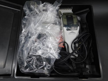 Wahl Electric Detail Hair Trimmer in Case