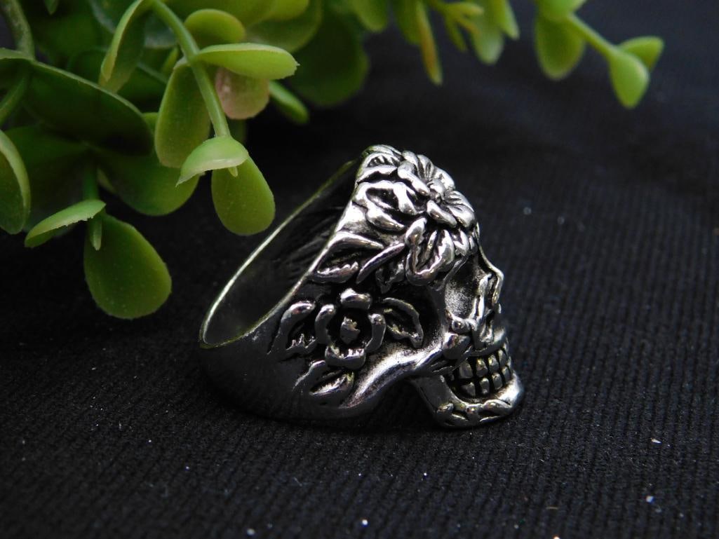 Floral Skull Ring, Size 8.5: Floral Skull Ring, Size 8.5