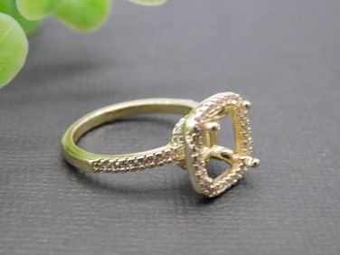 Gold-Tone Ring Mount