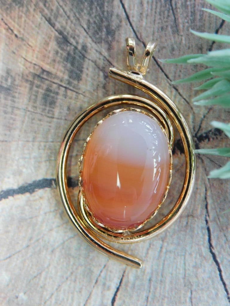 BANDED AGATE PENDANT ROCK STONE LAPIDARY SPECIMEN: BANDED AGATE PENDANT ROCK STONE LAPIDARY SPECIMEN