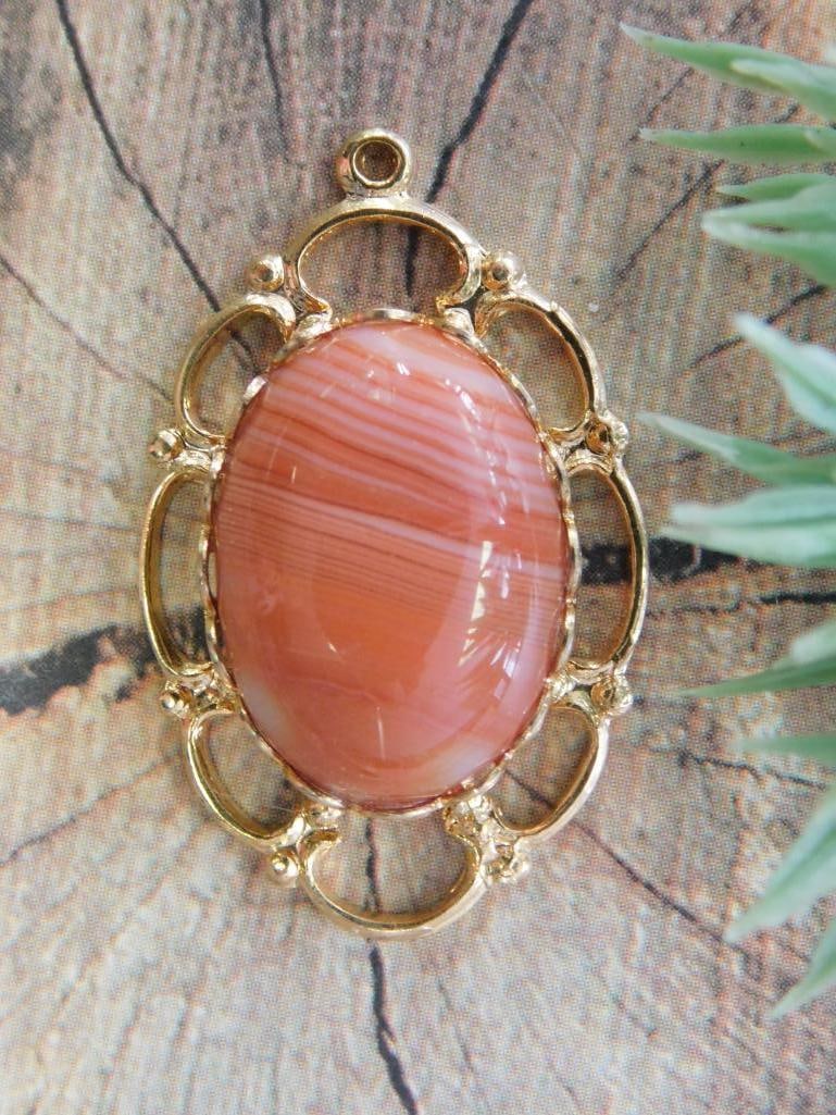 BANDED AGATE PENDANT ROCK STONE LAPIDARY SPECIMEN: BANDED AGATE PENDANT ROCK STONE LAPIDARY SPECIMEN