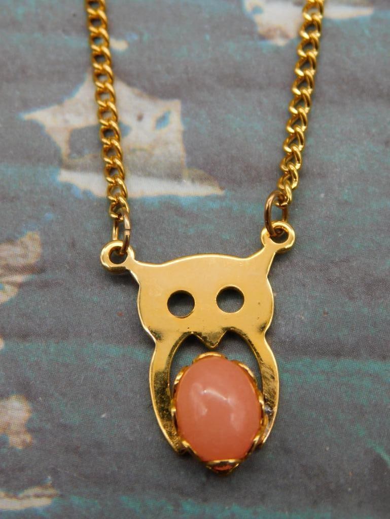 ABALONE BUTTERFLY NECKLACE ROCK STONE LAPIDARY SPECIMEN: ABALONE BUTTERFLY NECKLACE ROCK STONE LAPIDARY SPECIMEN