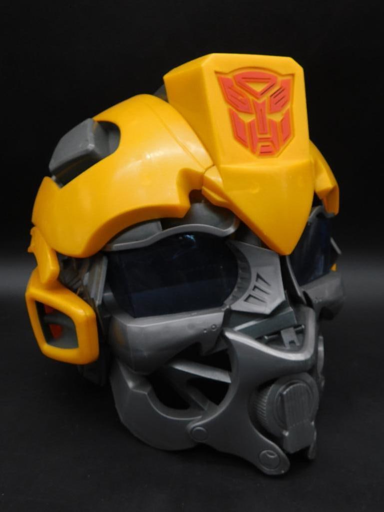 BUMBLEBEE 2008 Hasbro Transformer Helmet With Autobot Logo: WELCOME TO HATMAN AUCTIONS! SPECIAL NOTICE: Please see photos for measurements and descriptions. ***Yes, we have in house shipping with MANY REPEAT CUSTOMERS because of our streamlined service. ****We