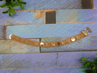 BRACELET