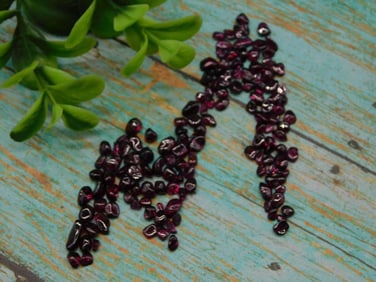 GARNET ROCK STONE LAPIDARY SPECIMEN