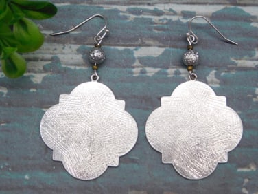 COSTUME JEWELRY EARRINGS