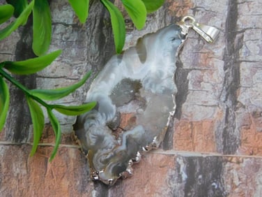 GEODE SLICE PENDANT ROCK STONE LAPIDARY SPECIMEN