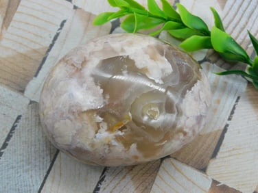 HATMANS FLOWER PETAL AGATE ROCK STONE LAPIDARY SPECIMEN